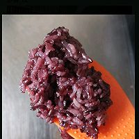 土豆沙拉紫米饭团的做法图解2