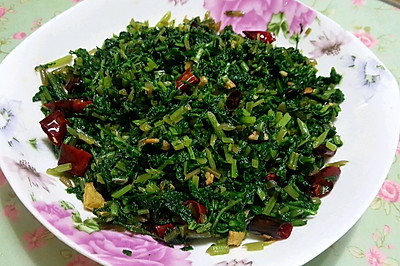 简单美味下饭菜——爆炒萝卜菜