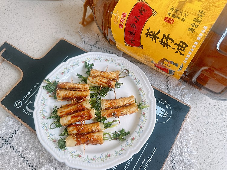 豆皮香菜卷的做法
