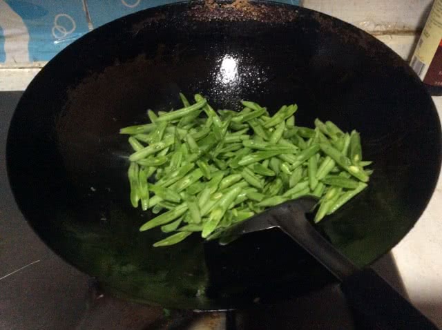 四季豆香干炒肉丝的做法图解4