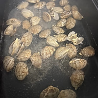 巨好吃的海鲜粉丝煲的做法图解3