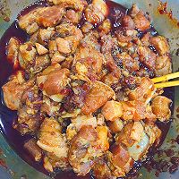 咸蛋黄鲜肉粽子的做法图解2
