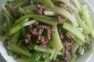 西芹炒牛肉