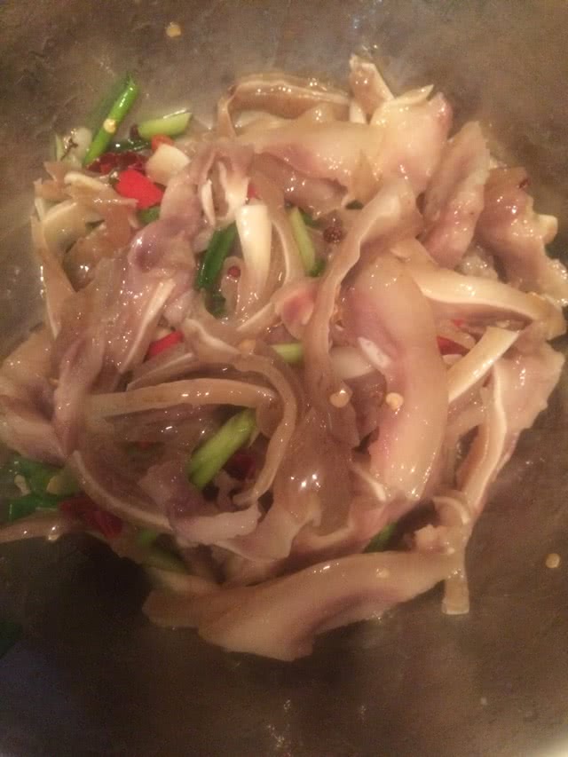 凉拌猪耳朵的做法图解5