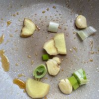 #秋天的第一条挪威青花鱼#挪威青花鱼柳炖豆腐的做法图解6