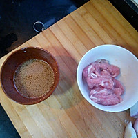 青蒜炒肉片的做法图解2