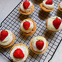 #豆果10周年生日快乐#草莓可颂的做法图解5