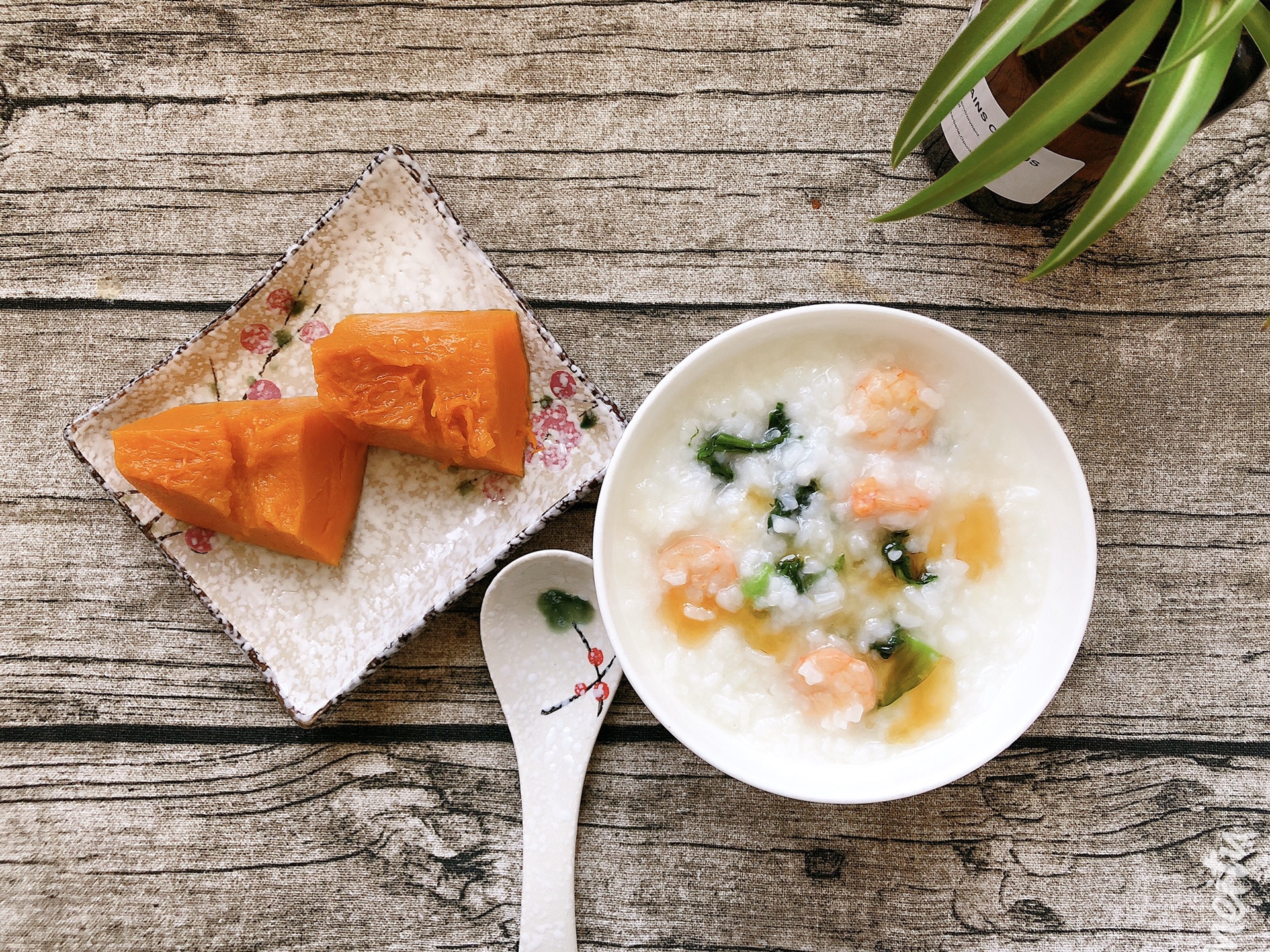 Warm shrimp and green vegetable congee