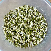 蒸洋槐花的做法图解4