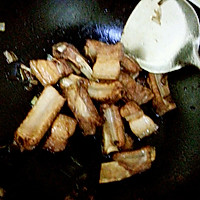 香焖方肉排骨蛋（宝宝食谱）的做法图解2
