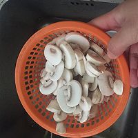 蘑菇炒肉丝的做法图解6