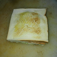 火腿煎蛋三文治#急速早餐#的做法图解11