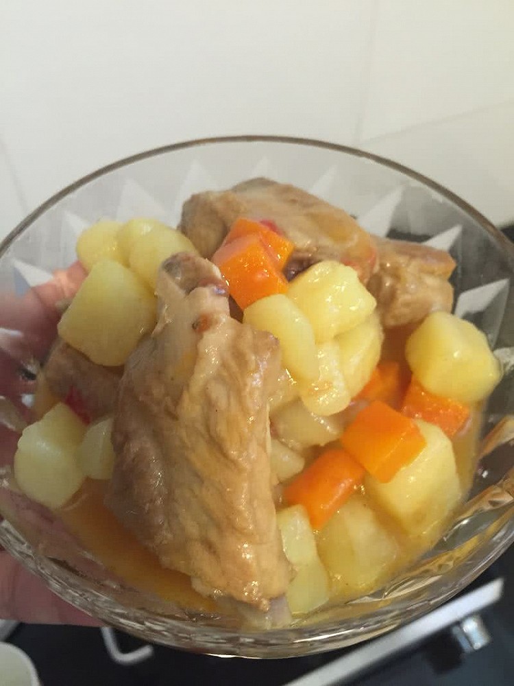 宝宝辅食——土豆咖喱炖排骨的做法