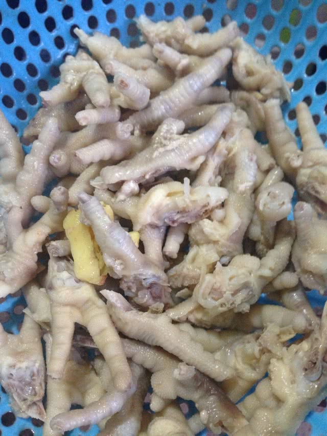 泡椒凤爪的做法图解3