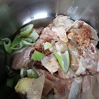 米饭绝配★咖喱土豆炖鸡腿肉的做法图解1