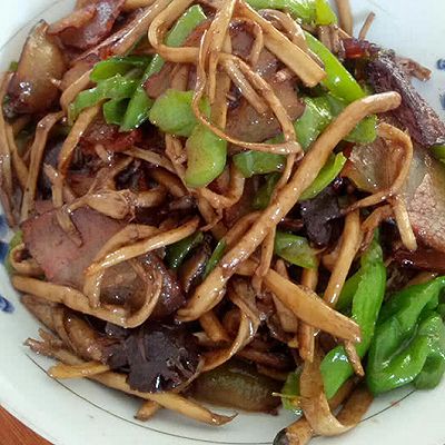 茶树菇炒腊肉