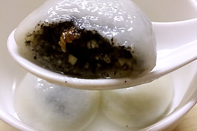 黑芝麻花生核桃汤圆