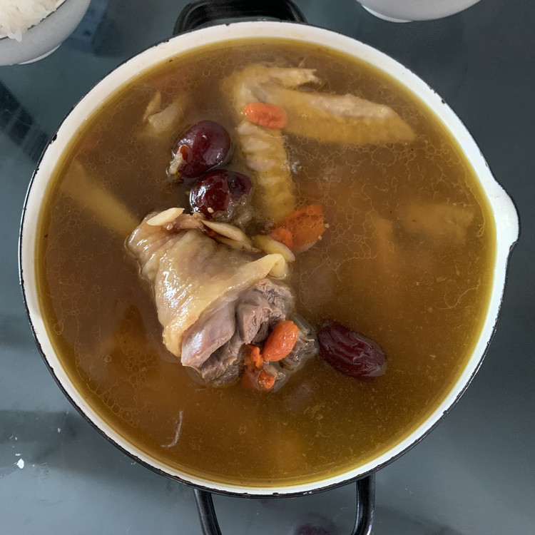 土鸡这么炖，汤鲜甜可口的做法