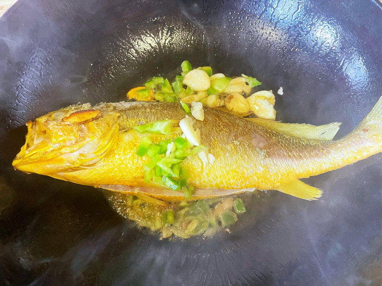 家烧野生大黄鱼.的做法