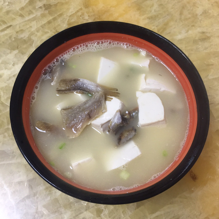 鱼干豆腐汤的做法
