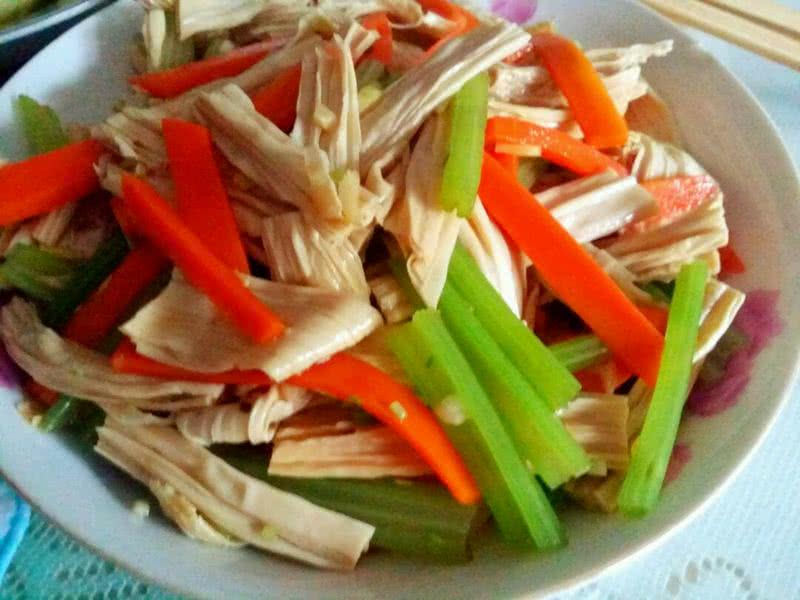 比熟食店卫生-凉拌腐竹（不辣版）