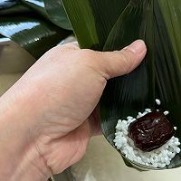#妈妈手中的安心味#北方糯米红枣+蜜枣四角粽的做法图解5