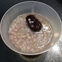 冰糖蓝莓红枣杂粮粥的做法图解4