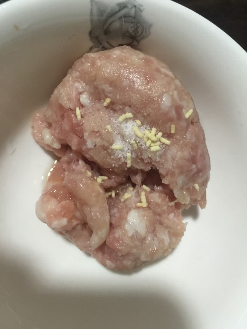 肉饼蒸鹌鹑蛋（小鸟巢）的做法图解1