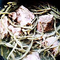 干豇豆排骨汤的做法图解8