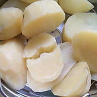 老人小孩都爱吃的土豆泥饼的做法图解1