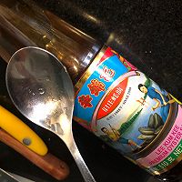 白菜木耳炒土豆片的做法图解2