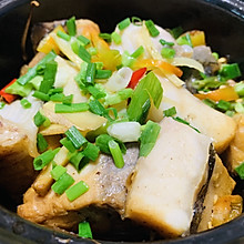 砂锅焖烧青鱼块