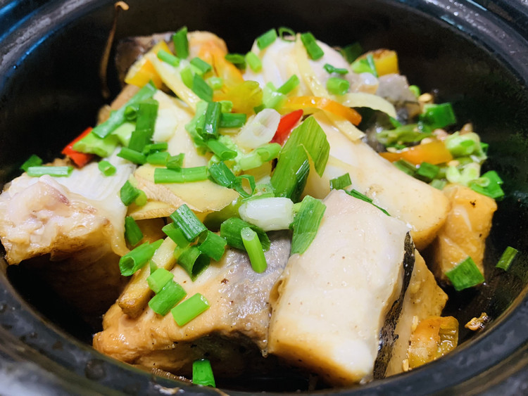 砂锅焖烧青鱼块的做法