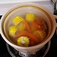 砂锅玉米胡萝卜排骨汤的做法图解5