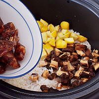 #秋天怎么吃#板栗香菇腊肠焖饭的做法图解6