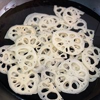 凉拌香辣藕片的做法图解2