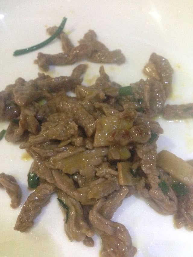 韭菜苔炒牛肉丝的做法图解4