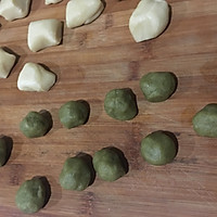 脆皮豆沙蛋黄酥的做法图解4