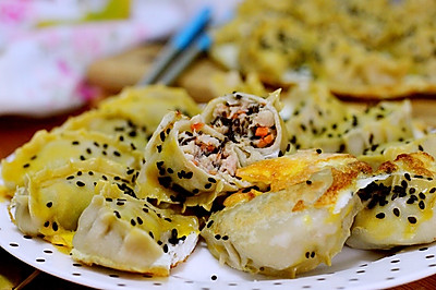 冬日，来一盘金灿灿的鸡蛋煎饺