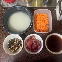 腊肠砂锅饭的做法图解1