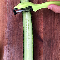 夏日必备酸辣黄瓜皮蛋的做法图解2