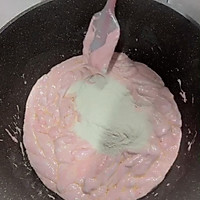 草莓口味的网红雪花酥的做法图解4