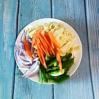 鱿鱼炒年糕的做法图解2