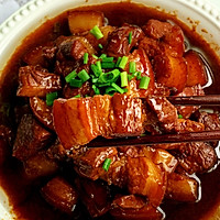 #夏日撩人滋味#浓油赤酱软糯鲜香本帮红烧肉的做法图解10