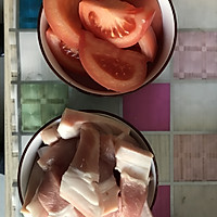 鲤鱼猪肉汤——美容养颜的做法图解1