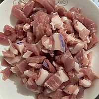 甘蓝炒饼的做法图解1