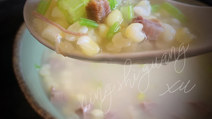 晨间时光：干了这碗大苞米碴子牛肉芹菜粥