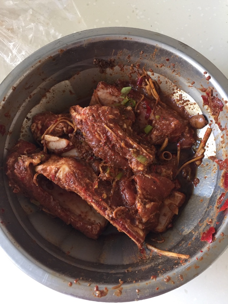 麻辣排骨的做法图解2