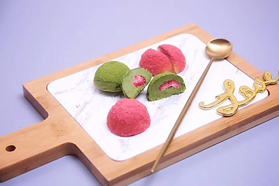 「冻干草莓夹心生巧」