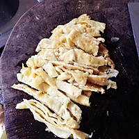 榨菜粉丝蛋皮汤的做法图解3
